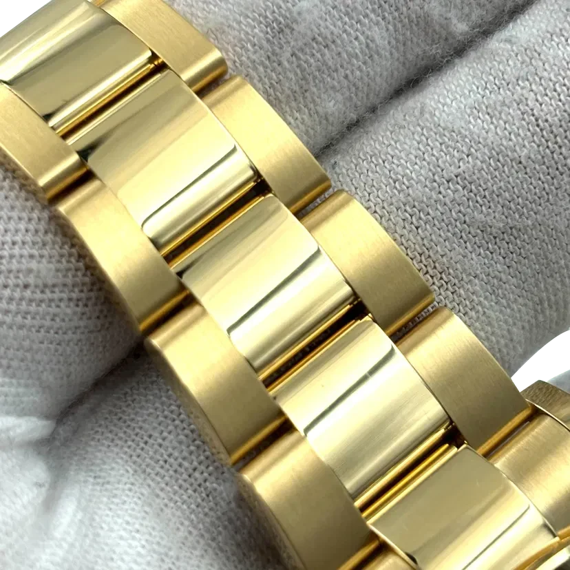 Daytona 40mm Yellow Gold Golden Dial Champagne m126508-0005